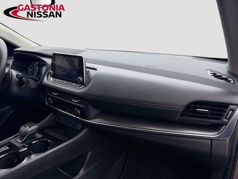 Used 2024 Nissan Rogue SV AWD/4WD image 37