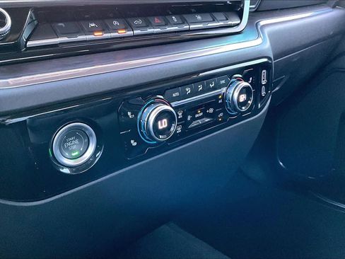 Used 2024 GMC Sierra 1500 SLT image 35