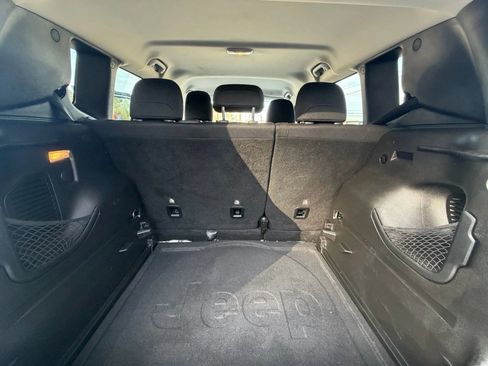 Used 2019 Jeep Renegade Altitude w/ Quick Order Package 2XM image 27