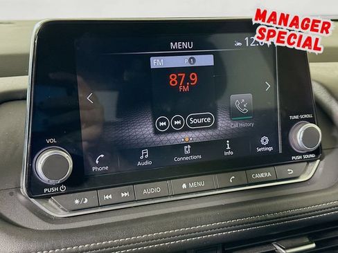 Used 2024 Nissan Rogue SV FWD image 15
