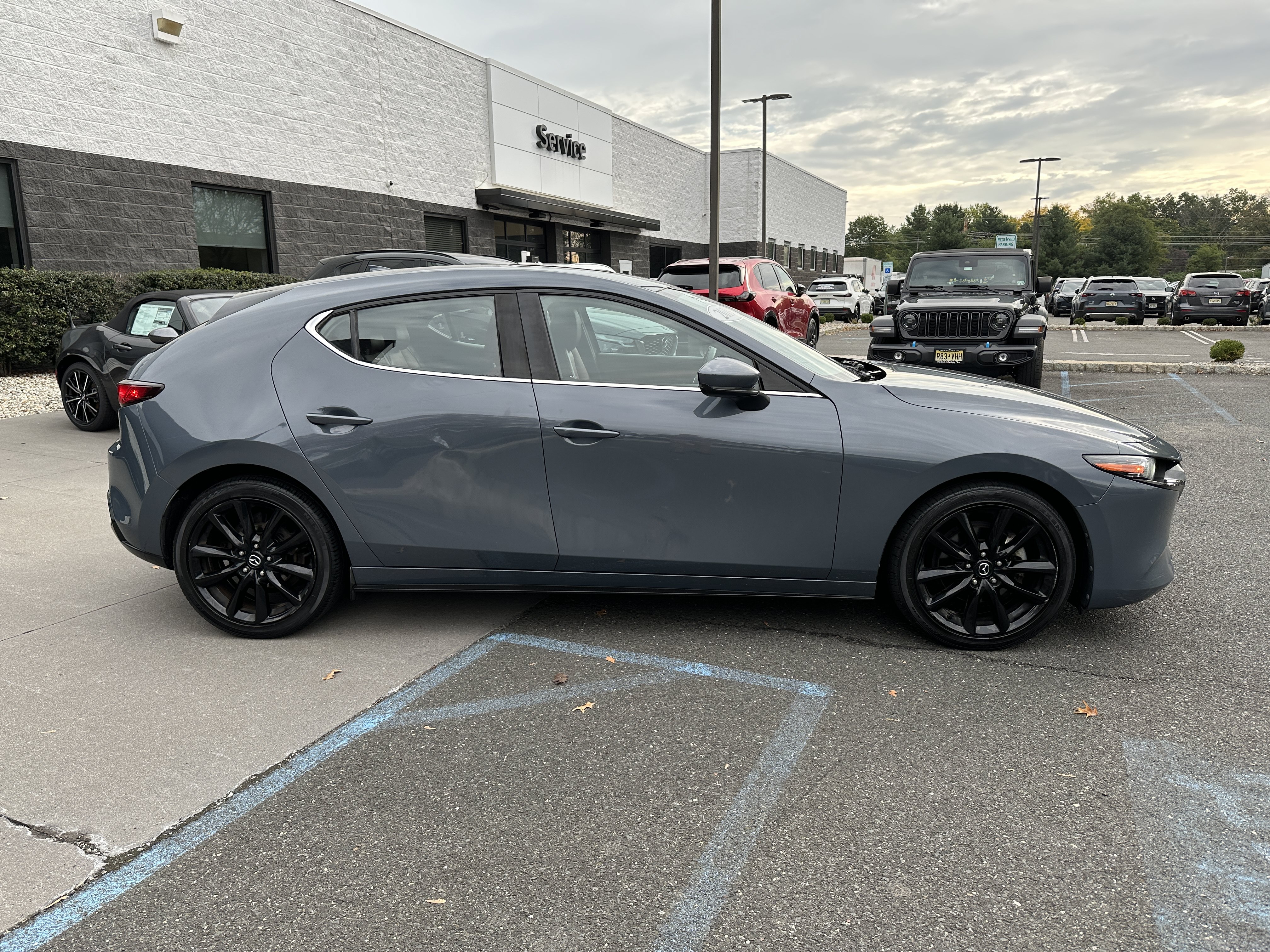 Used 2019 MAZDA MAZDA3 AWD Hatchback w/ Premium Pkg image 11