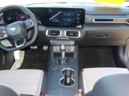 Used 2025 Ford Mustang GT Premium RWD image 10