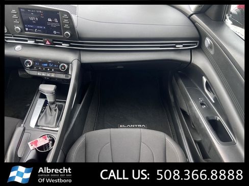 Used 2023 Hyundai Elantra SEL image 22