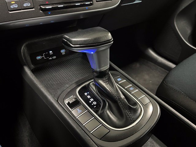 Used 2024 Hyundai Kona SEL AWD/4WD image 25