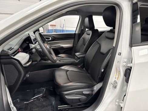 Used 2022 Jeep Compass Latitude image 4