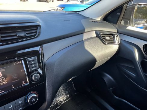 Used 2022 Nissan Rogue Sport S image 22