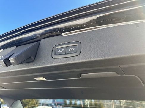 Certified 2025 Volvo V60 B5 Cross Country Plus image 36