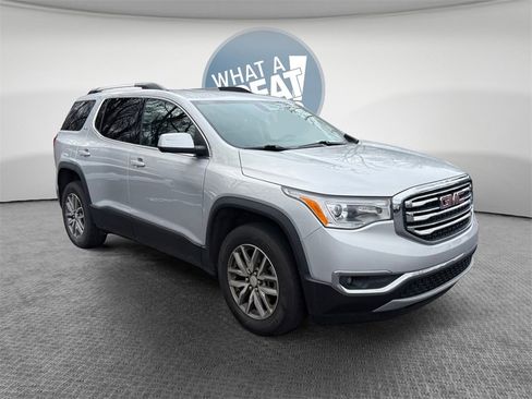 Used 2019 GMC Acadia SLE image 1