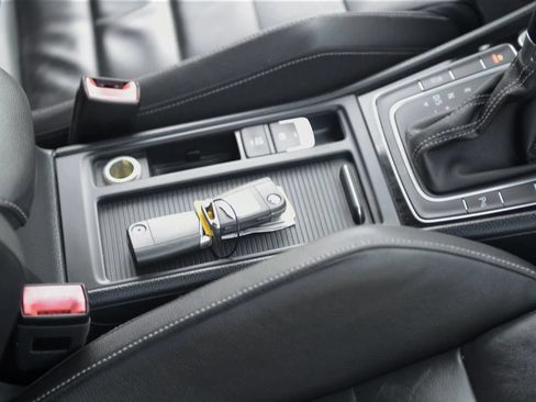 Used 2015 Volkswagen Golf R 4-Door AWD/4WD image 43