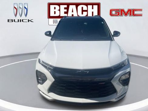 Used 2022 Chevrolet TrailBlazer RS w/ Sun and Liftgate Package image 2