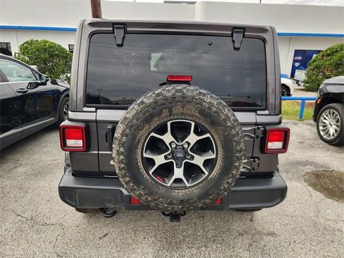 Used 2020 Jeep Wrangler Unlimited Sahara image 5