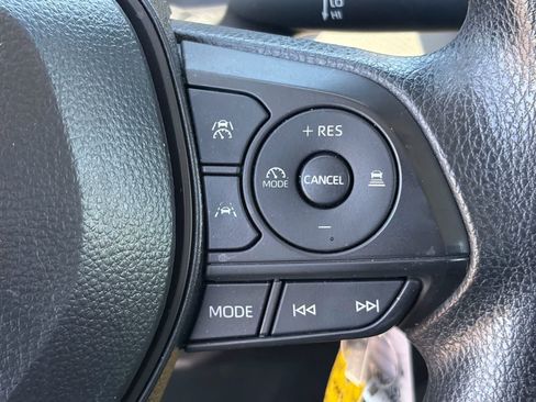 Used 2025 Toyota Corolla LE FWD image 9