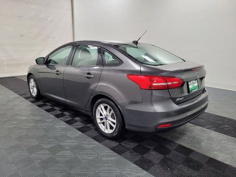 Used 2016 Ford Focus SE FWD image 3