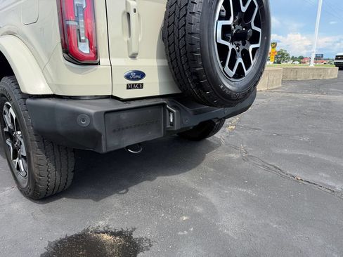 Used 2025 Ford Bronco Outer Banks AWD/4WD image 8