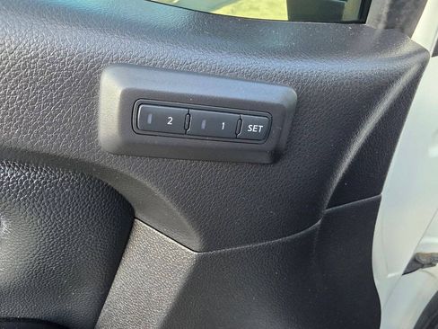 Used 2017 Nissan Titan PRO-4X w/ Pro-4x Convenience Package AWD/4WD image 22