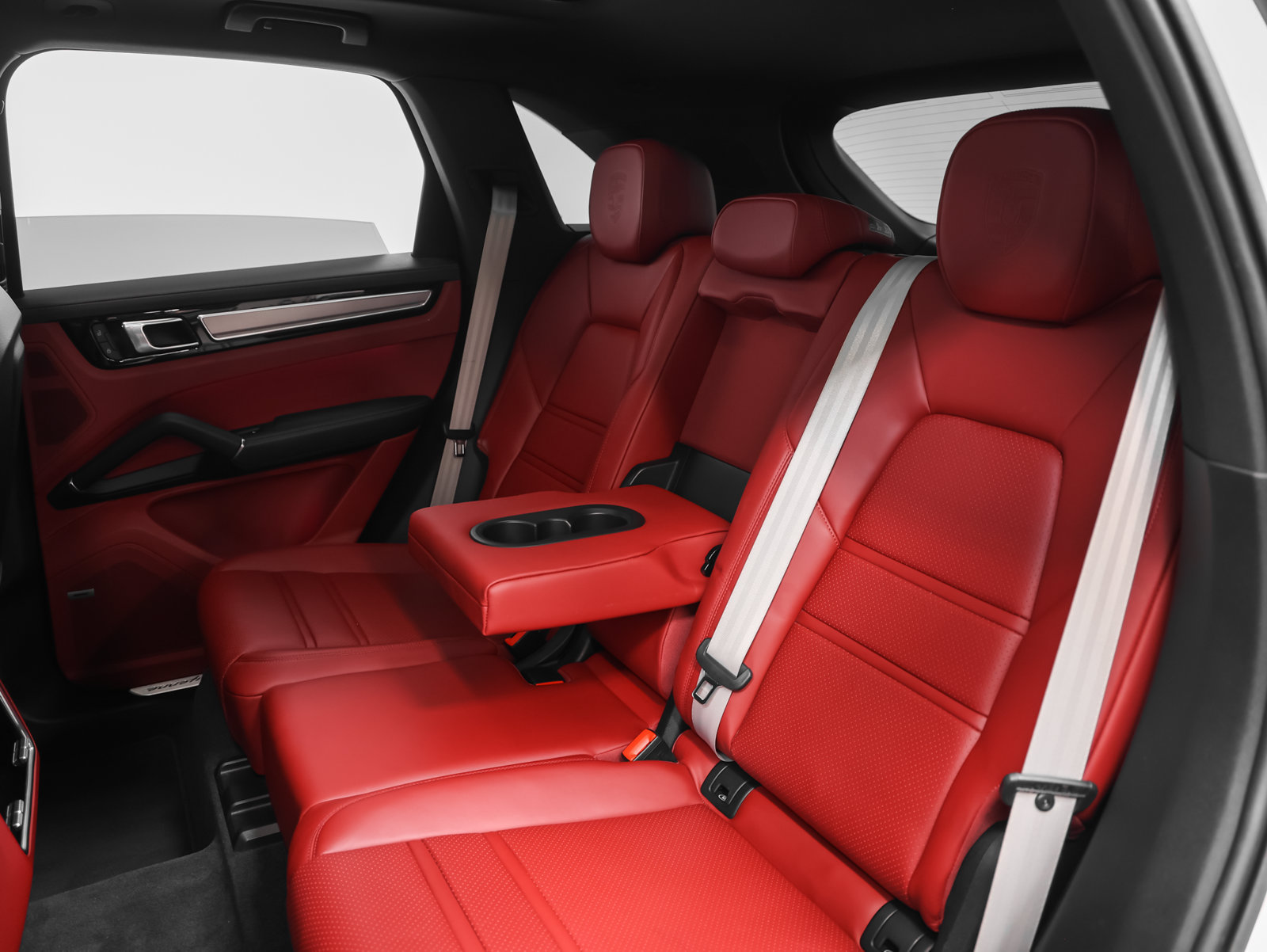 Certified 2023 Porsche Cayenne S Platinum AWD/4WD image 35