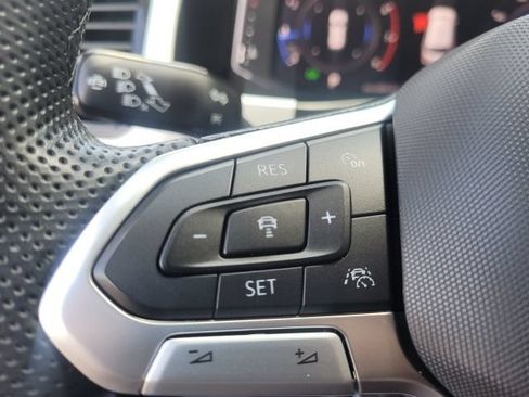 Used 2023 Volkswagen Atlas SEL R-Line AWD/4WD image 13