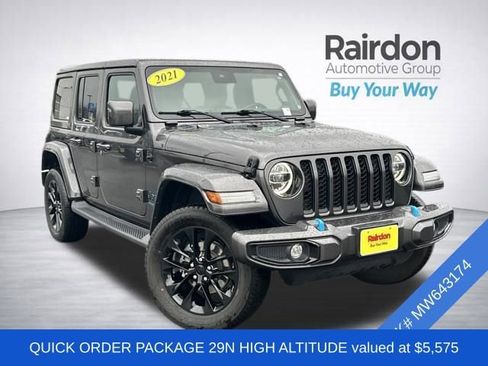 Used 2021 Jeep Wrangler Unlimited Sahara AWD/4WD image 2