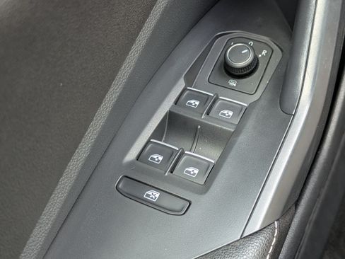 Used 2024 Volkswagen Jetta SE w/ Panoramic Sunroof Package FWD image 20