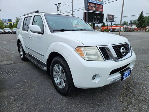 Used 2008 Nissan Pathfinder LE AWD/4WD image 6