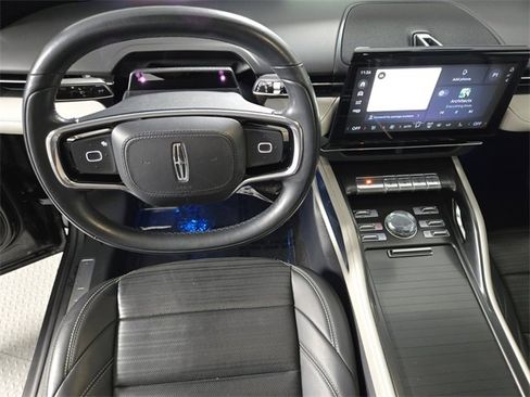 Certified 2024 Lincoln Nautilus Reserve image 13