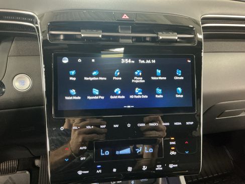 Certified 2024 Hyundai Santa Cruz Limited AWD/4WD image 10