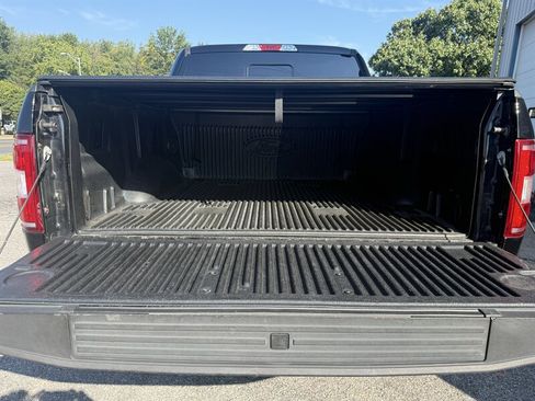 Used 2018 Ford F150 XLT w/ Equipment Group 302A Luxury AWD/4WD image 9