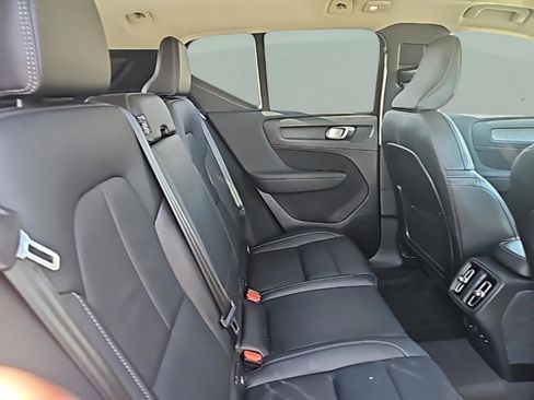 Used 2023 Volvo XC40 B5 Plus w/ Protection Package Premier image 34