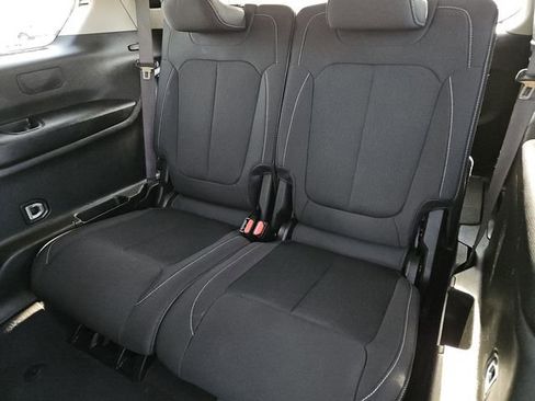 Used 2023 Jeep Grand Cherokee L Laredo image 31