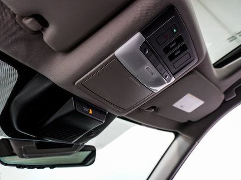 Used 2022 Nissan Rogue SL w/ SL Premium Package image 43