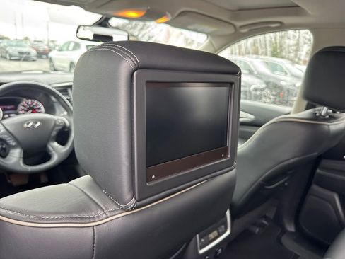 Used 2019 INFINITI QX60 Luxe w/ Essential Package image 22