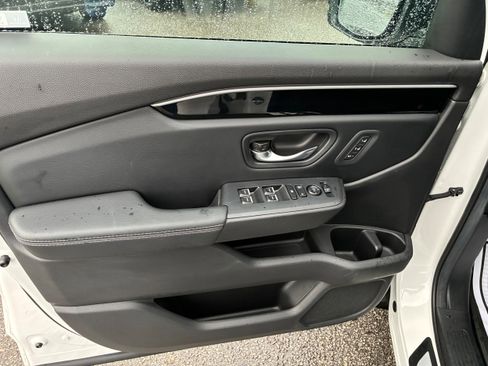 Used 2024 Honda Pilot Touring image 30