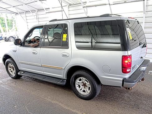 Used 2000 Ford Expedition XLT AWD/4WD image 4
