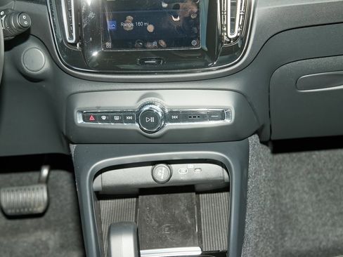 Certified 2023 Volvo XC40 Recharge Ultimate w/ Protection Package Premier image 23