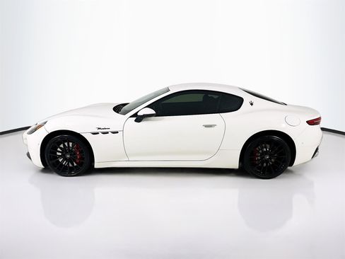 Used 2024 Maserati GranTurismo Modena image 5