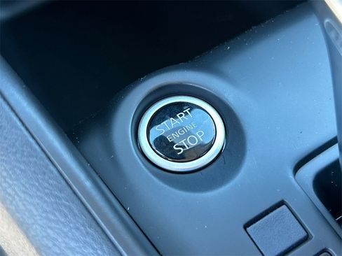 New 2025 Nissan Kicks Play S image 17