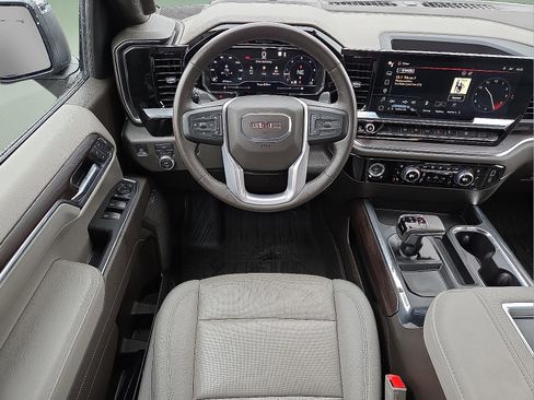 Used 2022 GMC Sierra 1500 SLT w/ SLT Convenience Package image 8