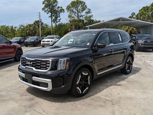 Used 2025 Kia Telluride S image 4