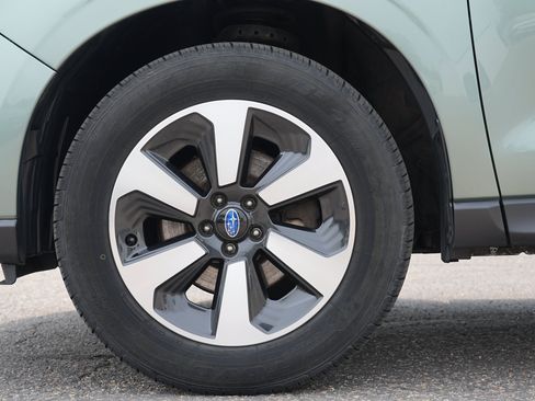 Used 2018 Subaru Forester 2.5i Premium w/ All-Weather Package AWD/4WD image 13