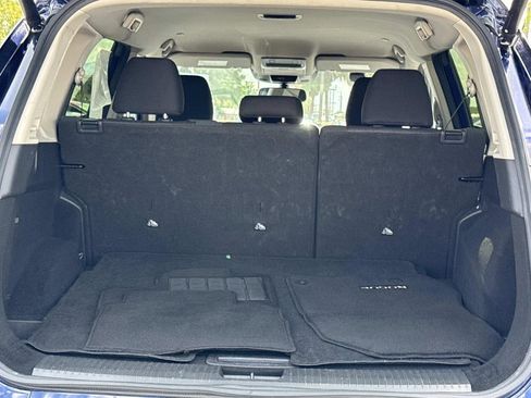 Certified 2024 Nissan Rogue SV FWD image 12