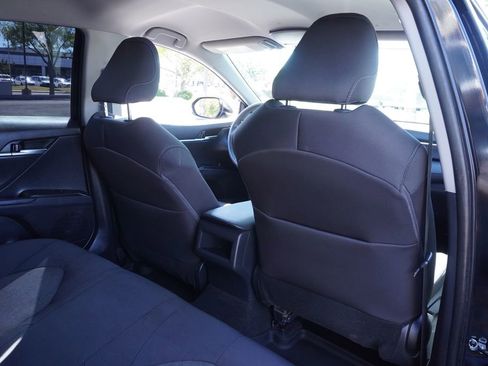 Used 2022 Toyota Camry LE image 10