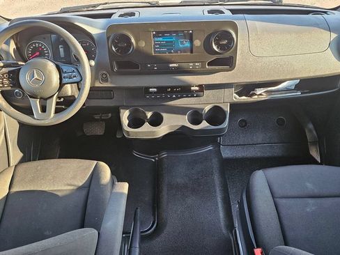 Used 2024 Mercedes-Benz Sprinter 2500 image 5