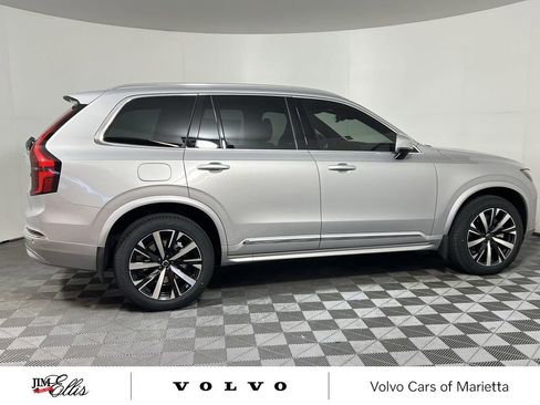 Used 2025 Volvo XC90 B6 Core w/ Climate Package image 10