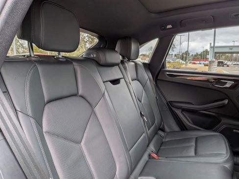 Used 2021 Porsche Macan S image 34