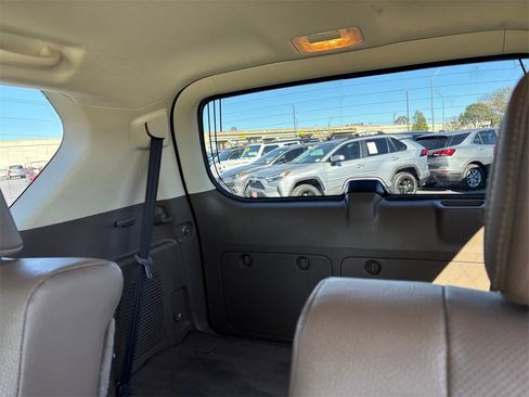 Used 2019 Lexus GX 460 image 30