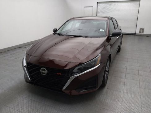 Used 2025 Nissan Altima 2.5 SV FWD image 15