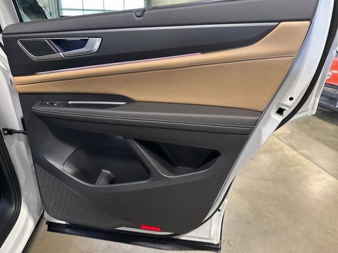 New 2025 Volkswagen Atlas Cross Sport SEL image 36