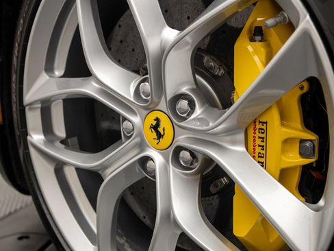 Used 2018 Ferrari GTC4Lusso T RWD image 41