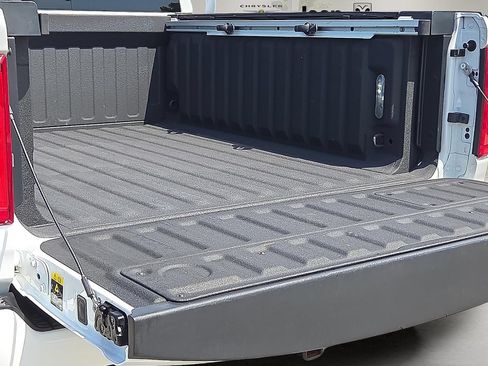 Used 2025 RAM 1500 Limited AWD/4WD image 9