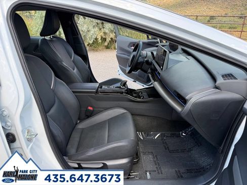 Used 2024 Toyota Prius XLE AWD/4WD image 35